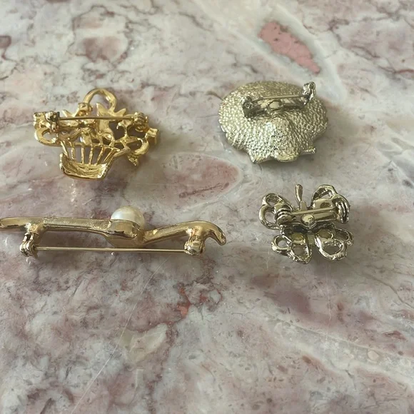 EUC~Vintage Set Of 4 Gold Plated & Pearl Various Brooch Pins - Picture 6 of 6